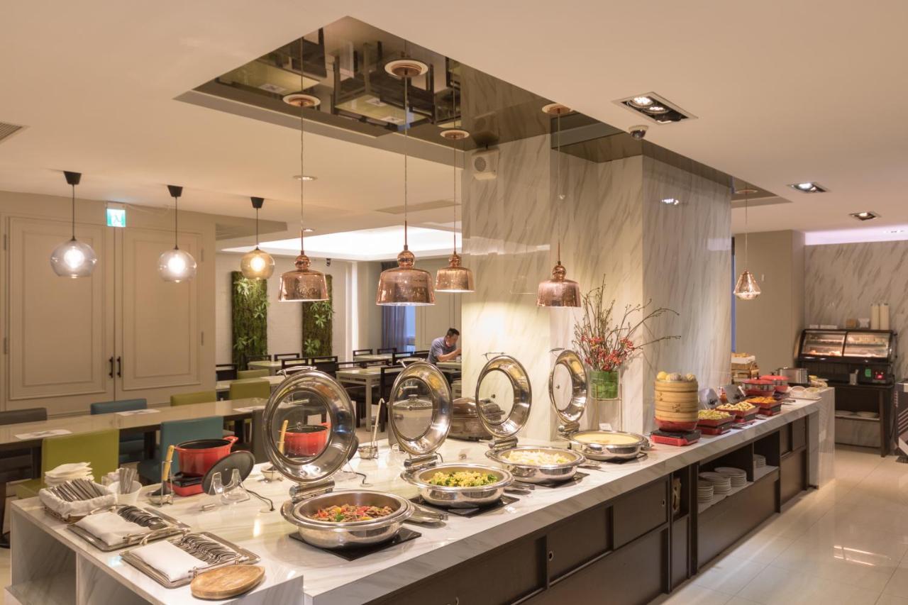 טאינאן Just Enjoy Business Hotel מראה חיצוני תמונה