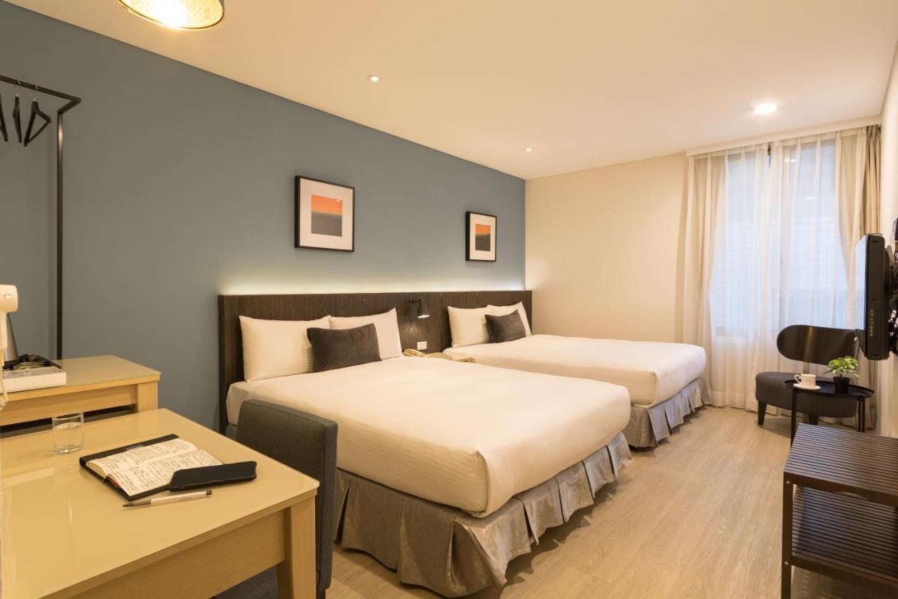 טאינאן Just Enjoy Business Hotel מראה חיצוני תמונה