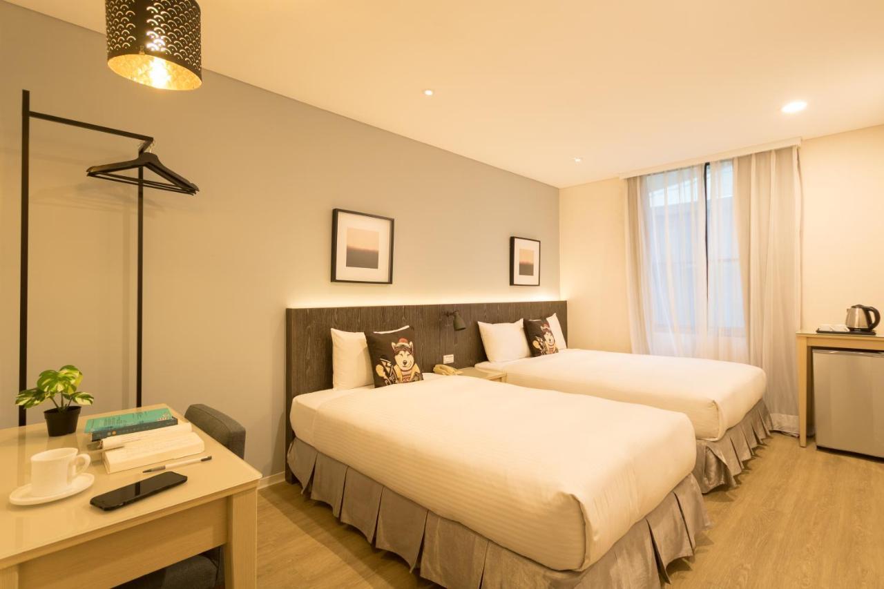 טאינאן Just Enjoy Business Hotel מראה חיצוני תמונה