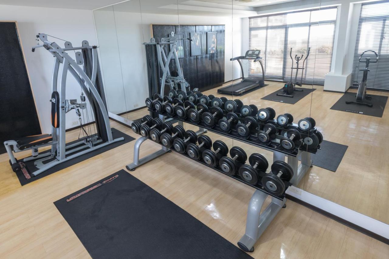 טאינאן Just Enjoy Business Hotel מראה חיצוני תמונה