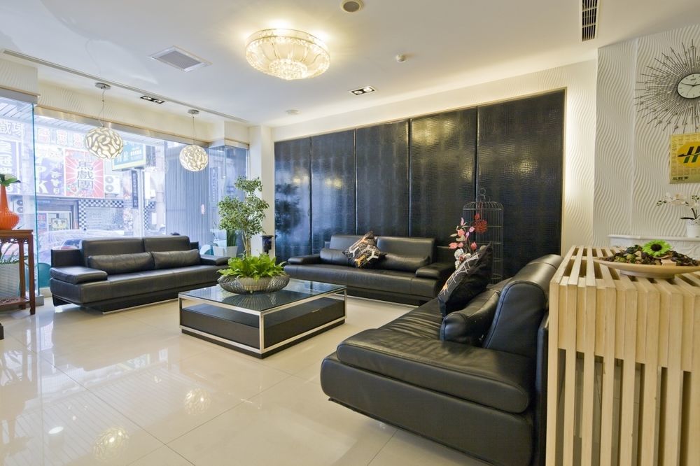 טאינאן Just Enjoy Business Hotel מראה חיצוני תמונה